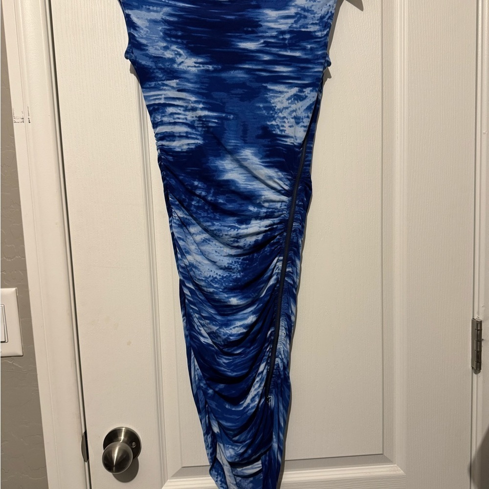 BCBG MaxAzria bodycon dress - Picture 5 of 5